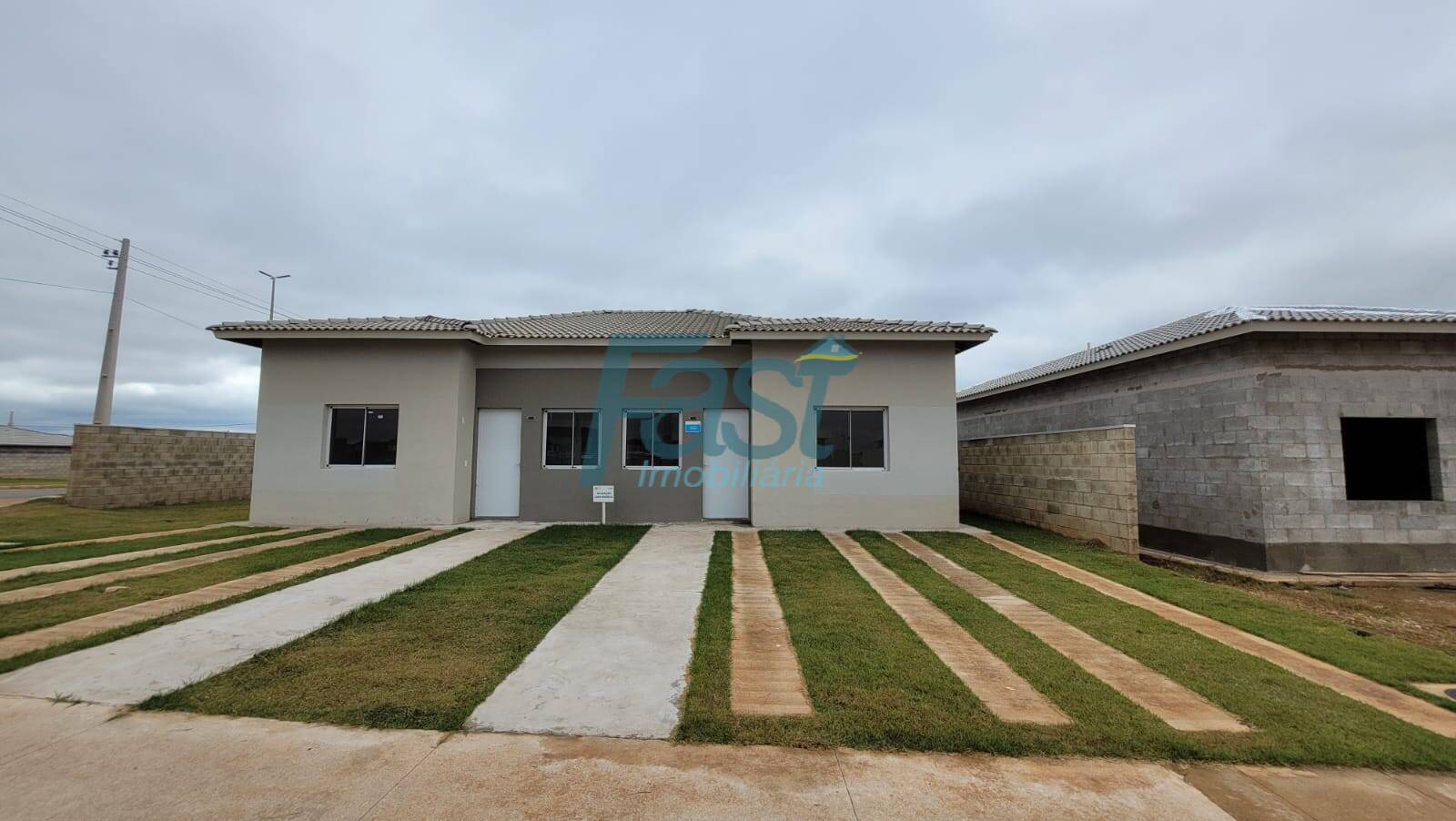 Casa de Condomínio à venda com 2 quartos, 290m² - Foto 1