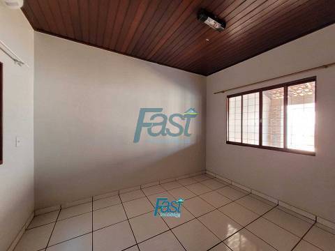 Casa à venda com 3 quartos, 800m² - Foto 9