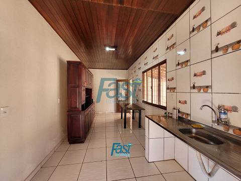 Casa à venda com 3 quartos, 800m² - Foto 4