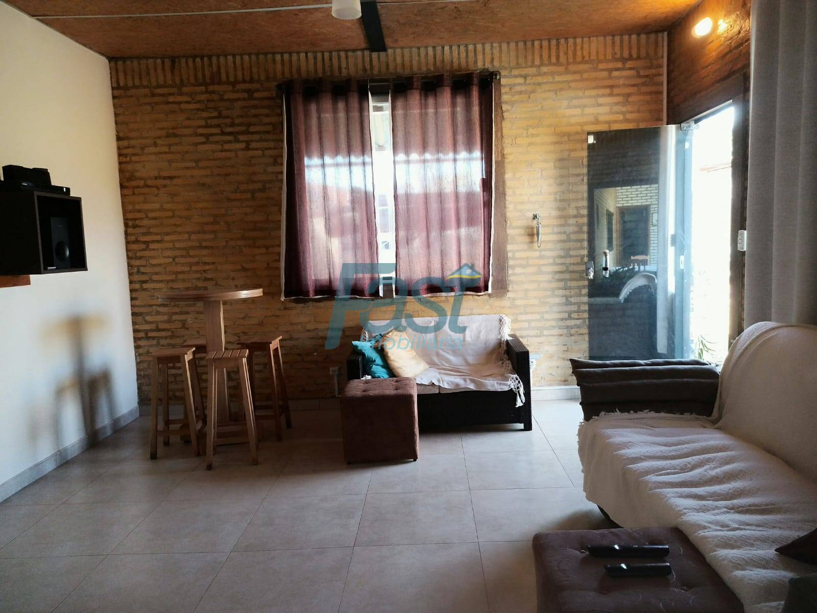 Casa à venda com 2 quartos, 200m² - Foto 3