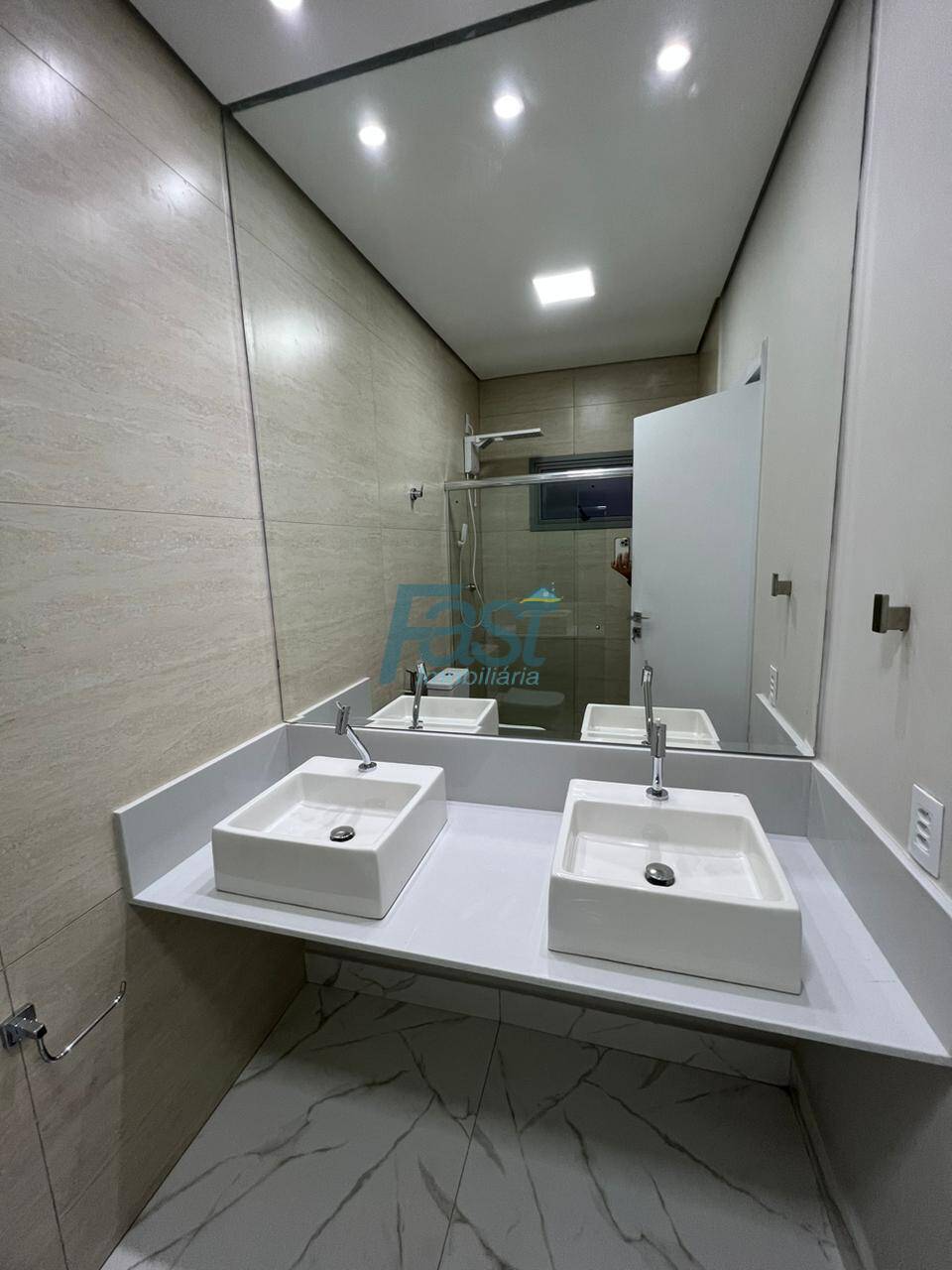 Casa de Condomínio à venda com 3 quartos, 250m² - Foto 22