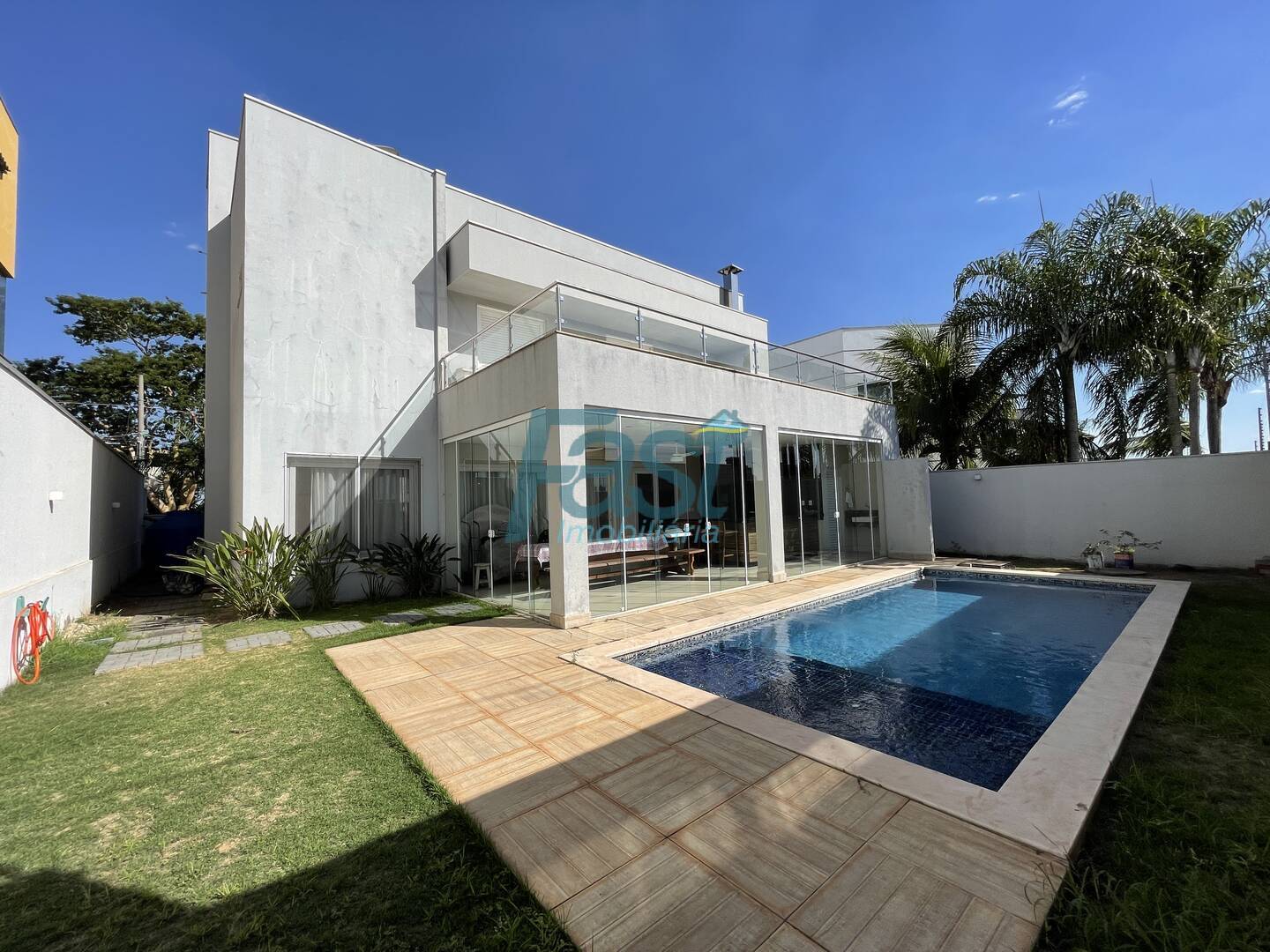 Casa de Condomínio à venda com 4 quartos, 398m² - Foto 1