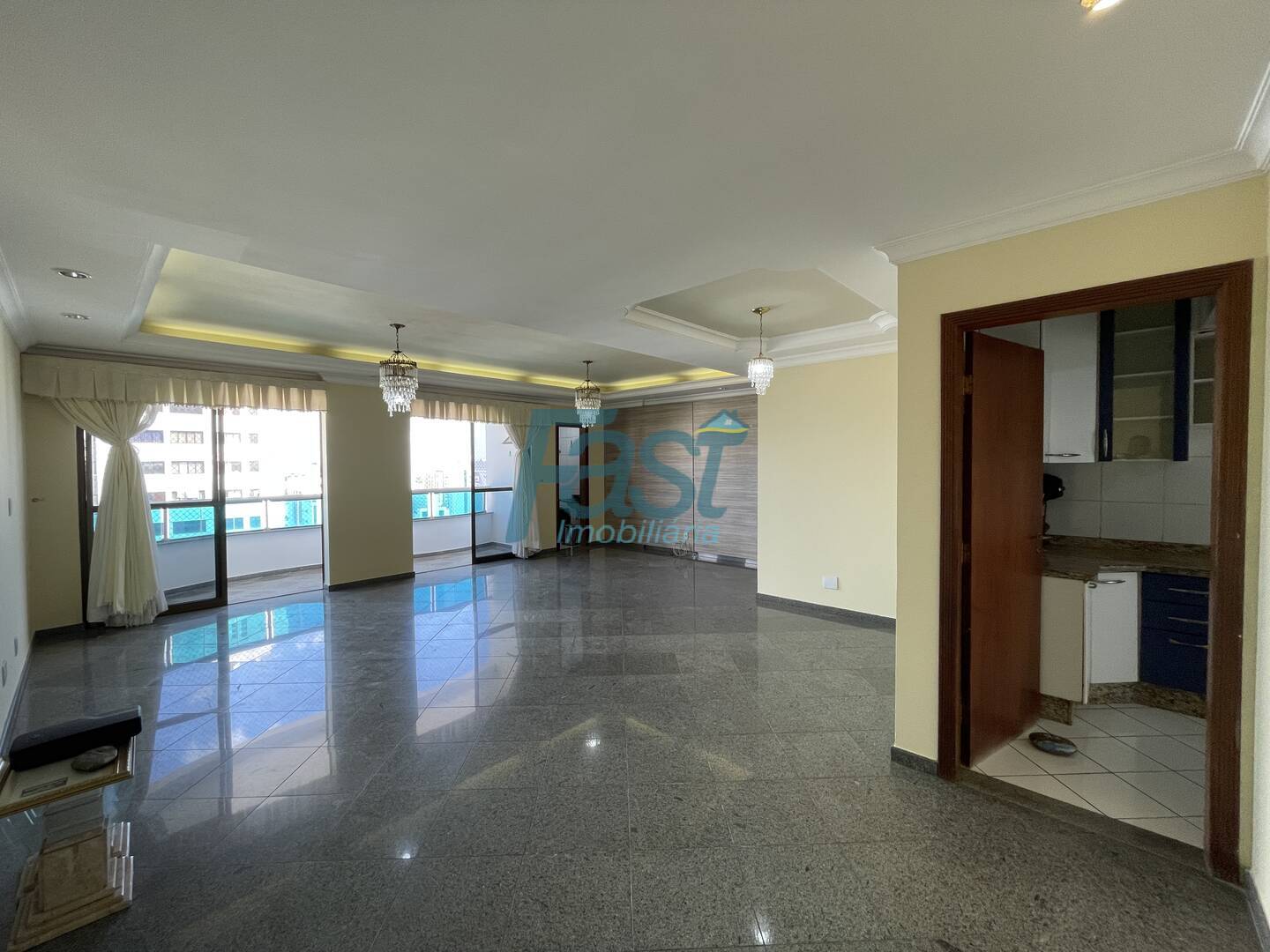 Apartamento à venda com 3 quartos, 216m² - Foto 14