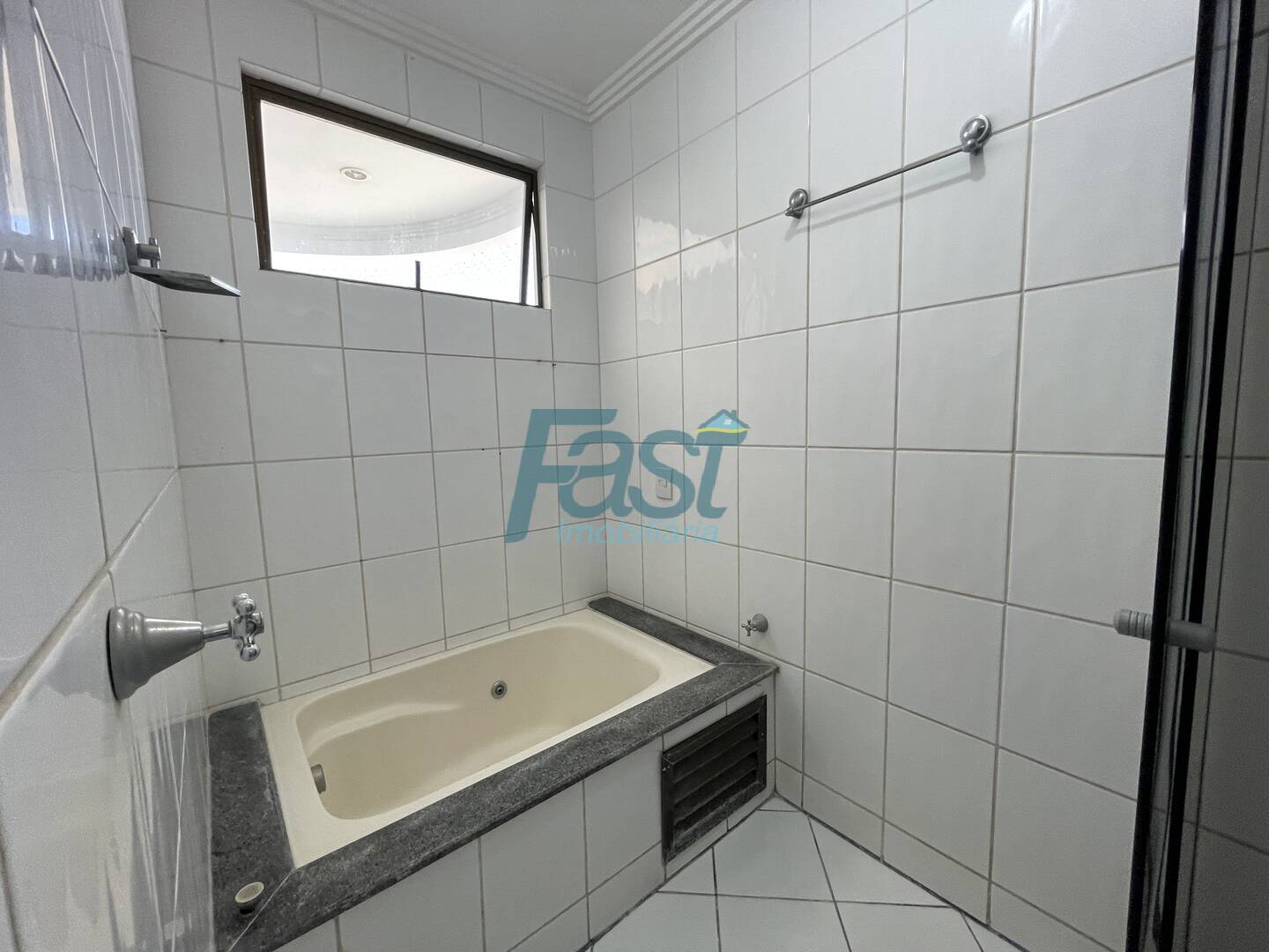 Apartamento à venda com 3 quartos, 216m² - Foto 19