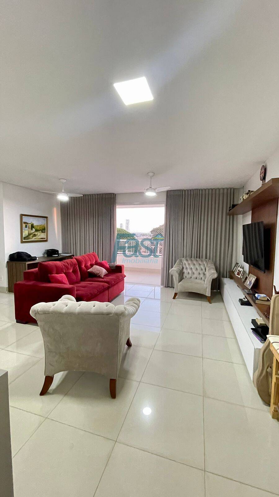 Apartamento à venda com 3 quartos, 147m² - Foto 1