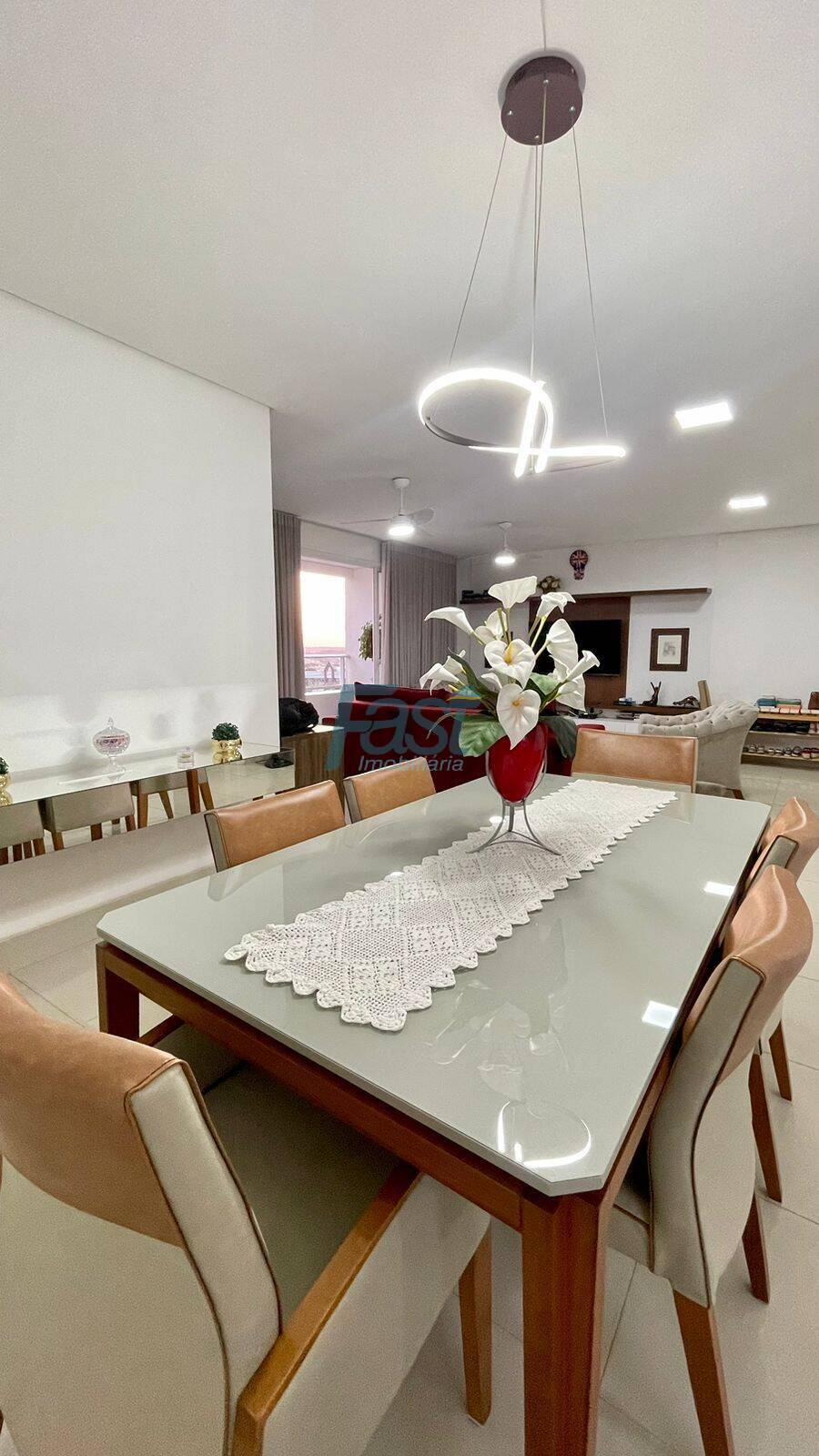 Apartamento à venda com 3 quartos, 147m² - Foto 4