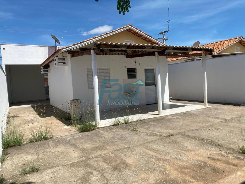 Casa à venda com 2 quartos, 250m² - Foto 2