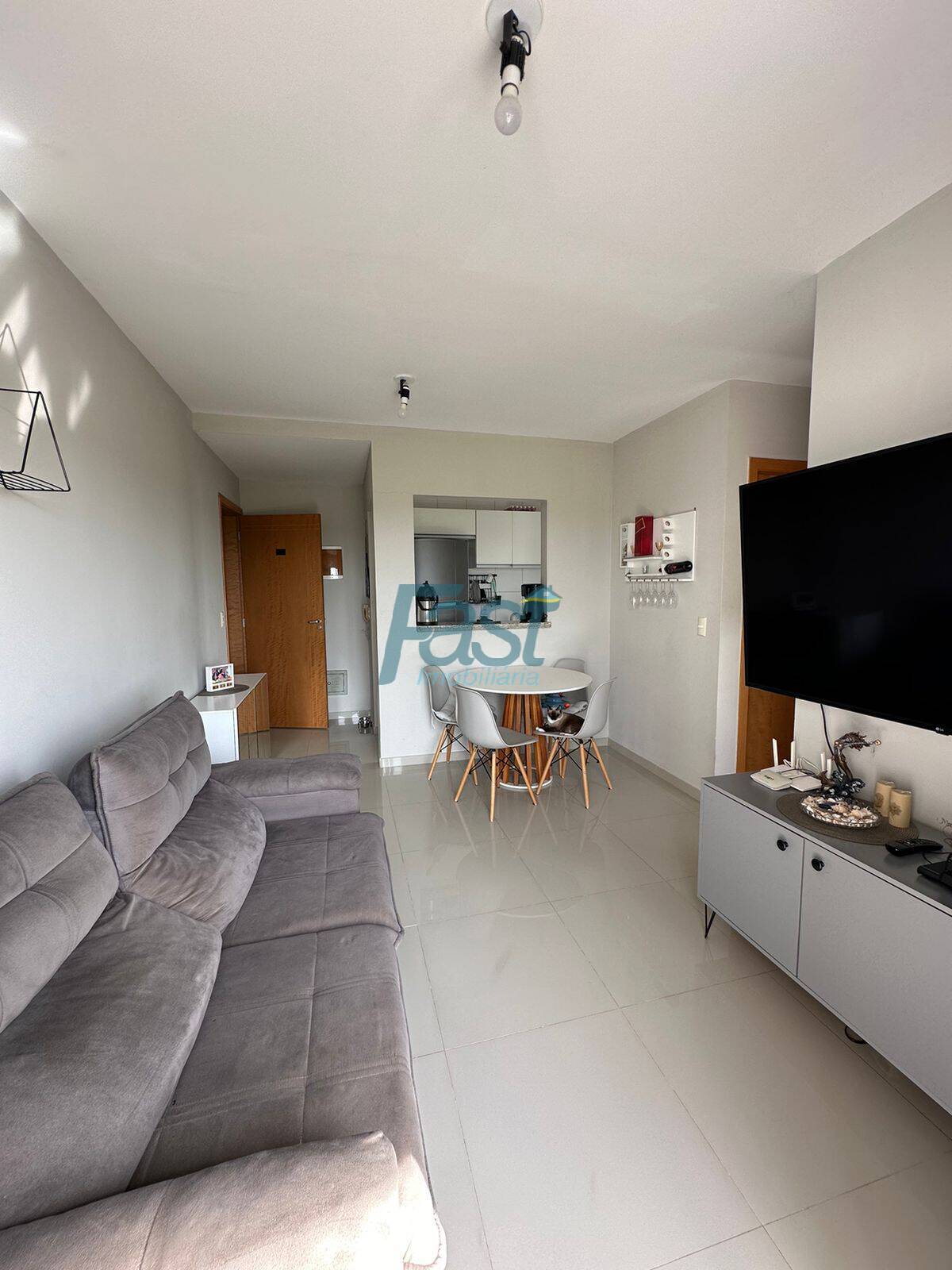 Apartamento à venda com 2 quartos, 56m² - Foto 1