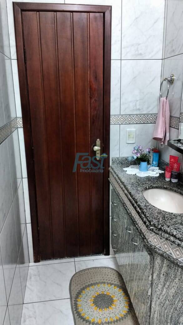 Casa à venda com 3 quartos, 300m² - Foto 3