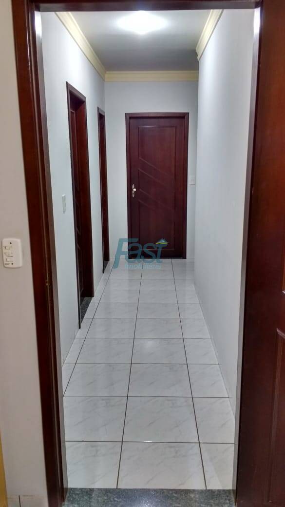 Casa à venda com 3 quartos, 300m² - Foto 2